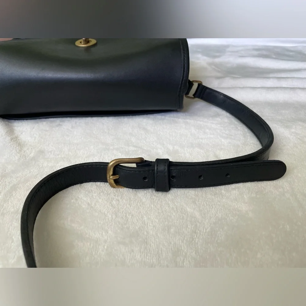 Genuine Vintage COACH Leather Purse - Picture 3 of 15